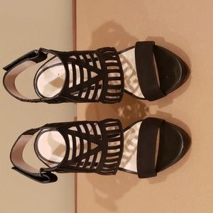 Kenneth Cole Niko Cut Out High Heel